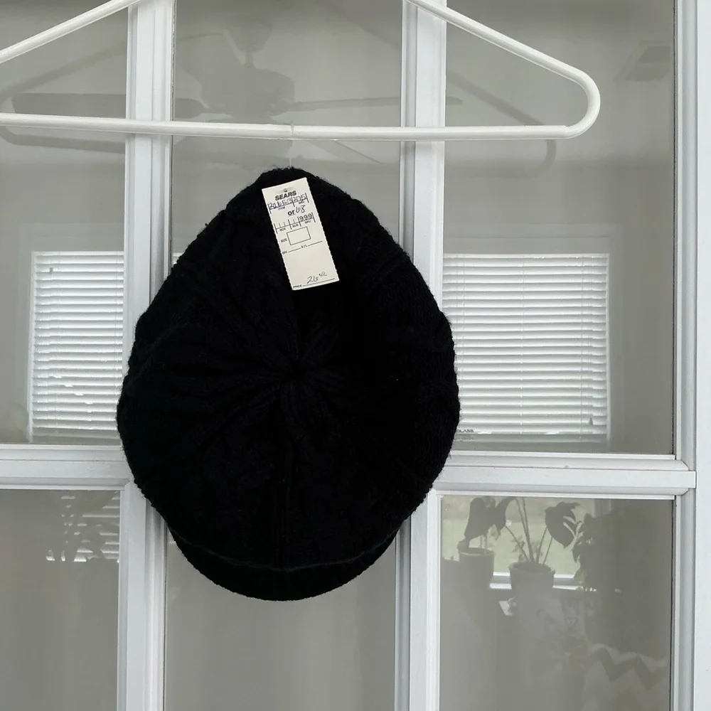 Knit Black Newsboy cap - Picture 2 of 2